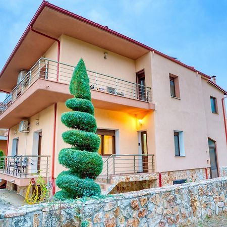 Four Lakes Luxury Suites Аминтайо Екстериор снимка